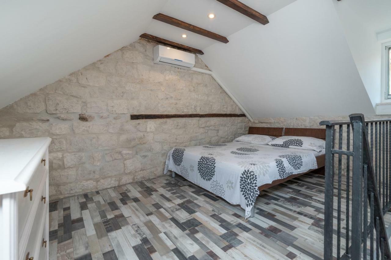 Apartman Skuribanda Trogir Eksteriør billede