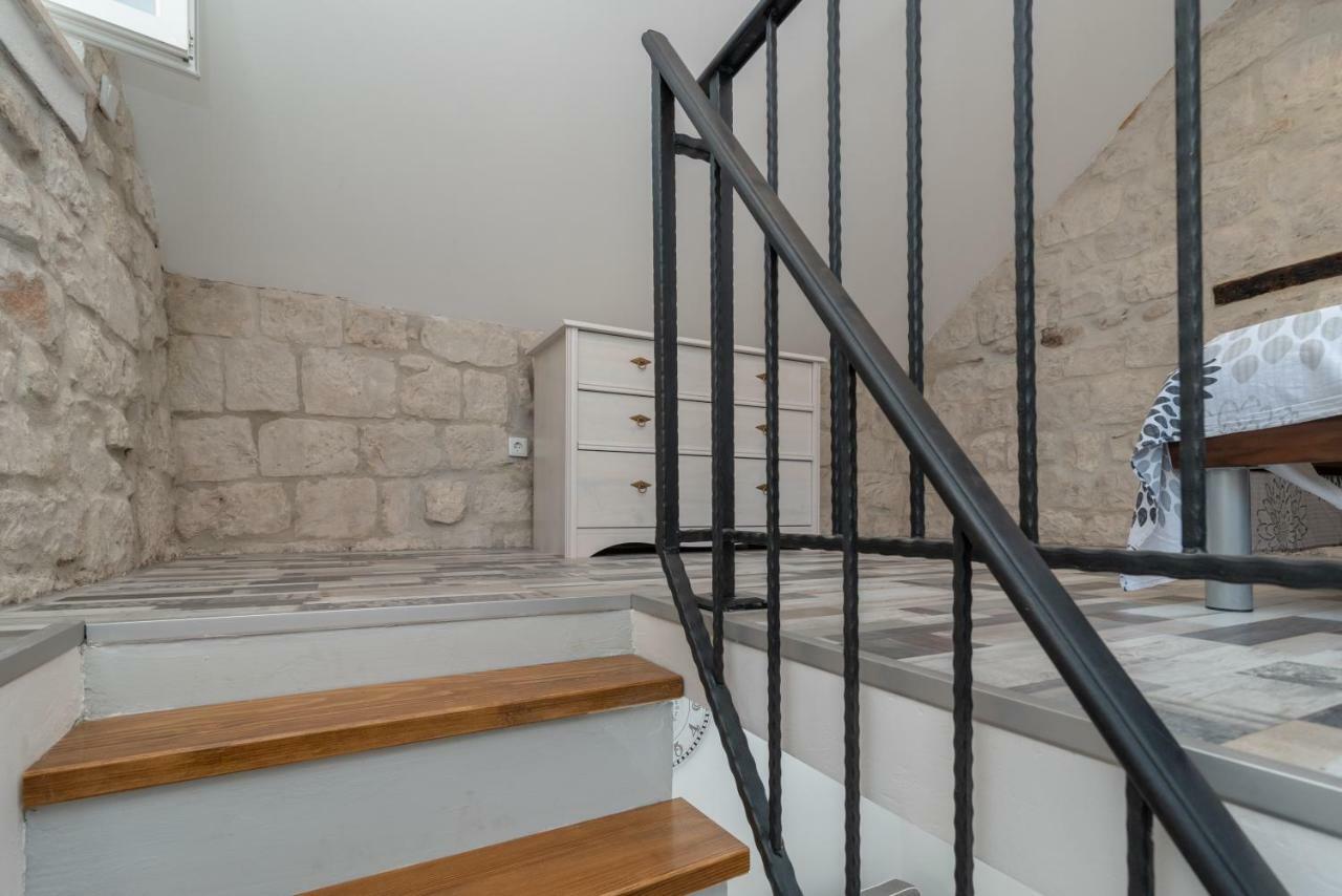 Apartman Skuribanda Trogir Eksteriør billede